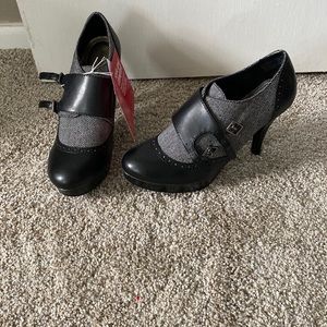 Dex Flex Comfor Heel. 8 Wide